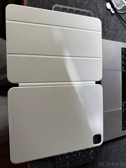 Apple Smart Folio na iPad Pro 11" (M4 2024/ M5 2025) - bílé