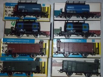 malé vozy H0 Piko vláčky.