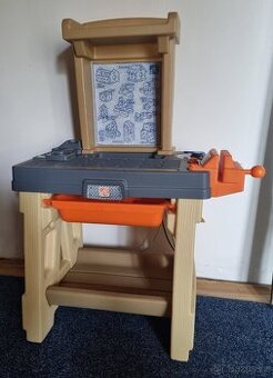 Dětský plastový pracovní stůl