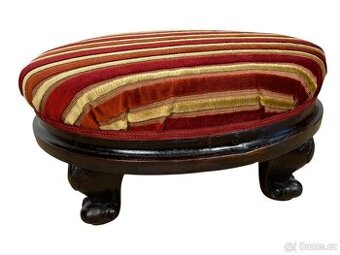 Starožitný taburet – podnožka, historismus