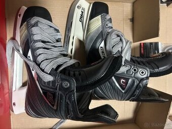 Hokejové brusle CCM U+CL