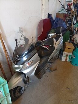 Suzuki Burgman AN 400