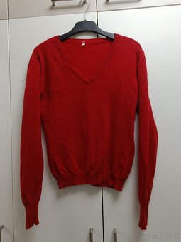 Dámský malinově červený svetr, vel. M