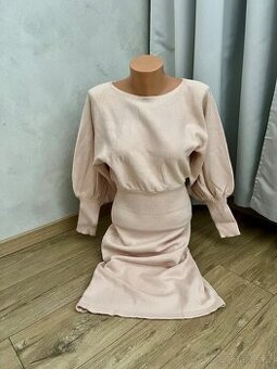 Nádherné dámské šaty