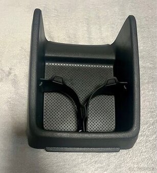 Octavia 4, odkládací přihrádka za středovou konzoli