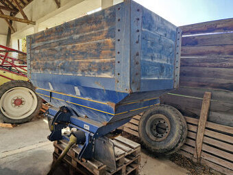 Nesené dvoukotoučové rozmetadlo BOGBALLE M1 TREND