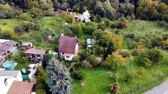 Pozemek pro výstavbu RD s chatou u Osvětiman