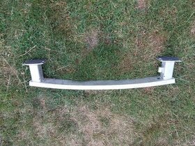 Peugeot 3008,5008 ,opel grandland,výztuha narazniku