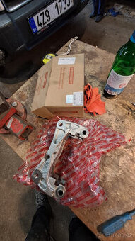 Nové držáky třmenů Forester SG, Impreza, Legacy...