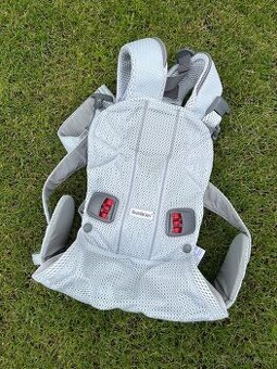 Baby Björn Ergonomické nosítko ONE Silver 3D Mesh