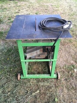 Kotoučová pila na dřevo