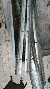 Hřebeny na pojízdná vrata