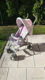 Kočárek golfové hole