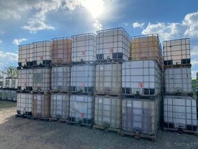 Nádrž na vodu 1000l - IBC kontejner