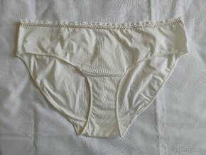 Nové dámské bílé kalhotky, vel. 44