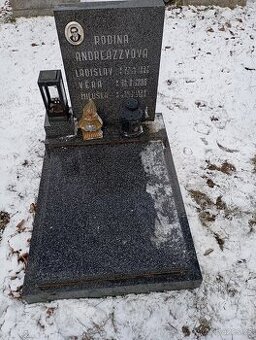 Prodám náhrobek z přírodního kamene - lokalita