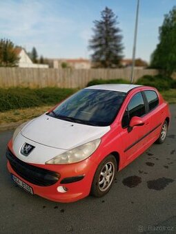 Prodám Peugeot 207 1,4 benzín, r.v. 5/2007, 151.300km