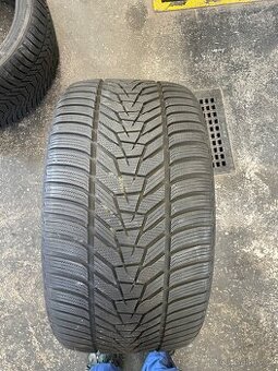 Zimní pneumatiky 315/30 r22 zimní