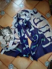 Šátek Guess 3
