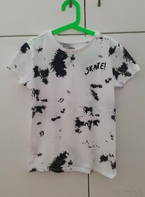 Bílé tričko s potiskem Skate