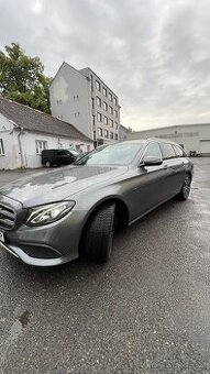 Mercedes- Benz E 300 de, DPH