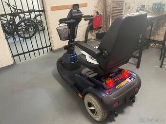 Elektrický tříkolový skútr pro seniory