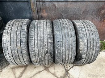 Sada pneu 295/30 a 335/25 R22