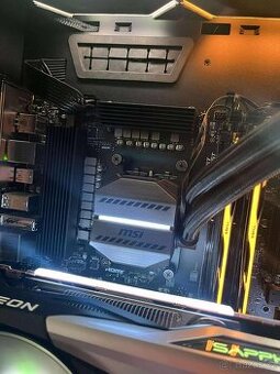 MSI MAG CORELIQUID M240