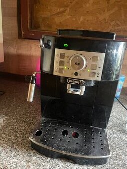 Prodám Delonghi MAGNIFICA S - 1