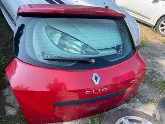 Patě dveře na Renault Clio kombi rok 2012