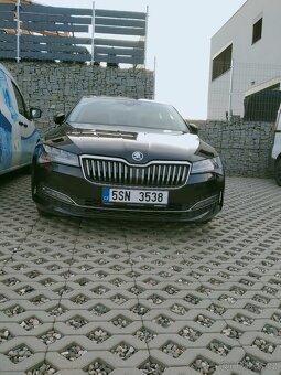 Škoda Superb 2.0 Nájezd 38500 km - 1