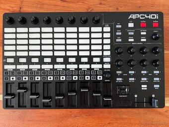 Prodám AKAI APC40 MK2 – MIDI kontroler - 1