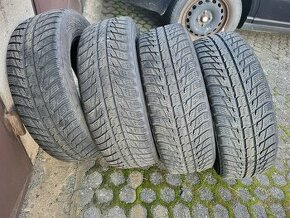 215/65 R16 Nokian