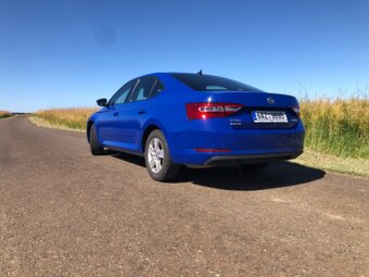 Škoda SuperB  1.majitel -- najeto 42.000 KM  1,4TSI  110Kw