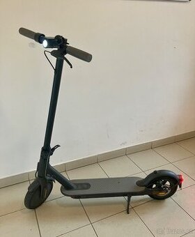Elektrokolobezka Xiomi Mi Electric Scooter 1S