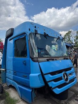 Prodam díly Mercedes Benz cabina - 1