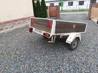 Přívěsný vozík