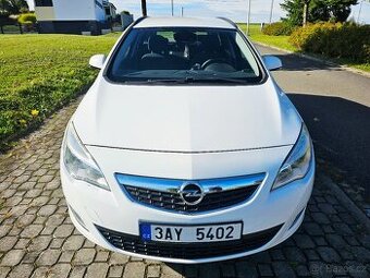 OPEL ASTRA J 2012 / 1.6 + PLYN