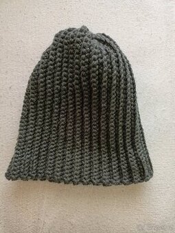 Hřejivá čepice šedé barvy