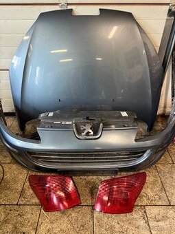 Peugeot 407 - přední část