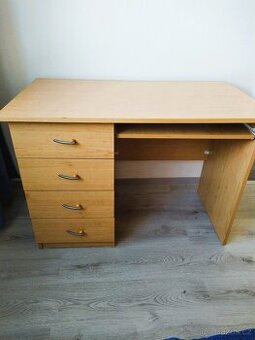 psací stůl
