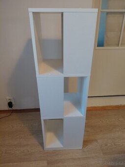 Otočný regál/knihovna