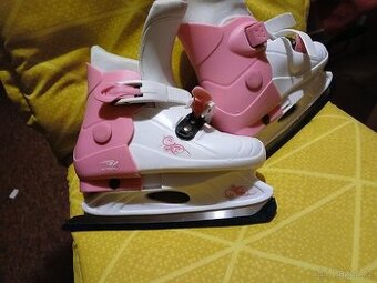 Dívčí roztahovací brusle