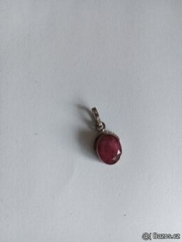přívěsek s rubínem ve stříbře (Ag) (nový)
