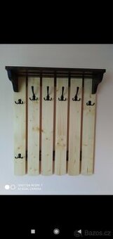 Věšáková stěna masiv lak