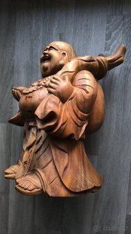 Budha - ručně vyřezávaná soška z exotického dřeva