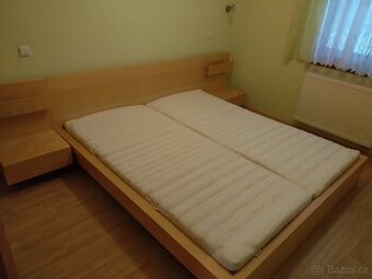 Manželská postel Malm 180x200 cm