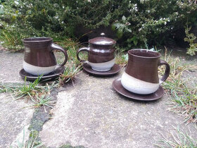 Keramické šálky a cukřenka, Balíkovna 39 Kč