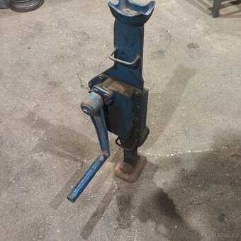 Prodám hřebenový zvedak