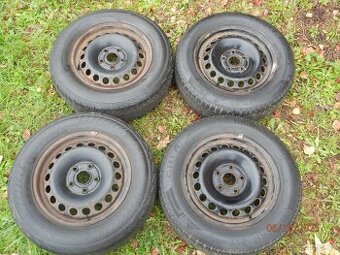 4xObutá zimní sada ŠKODA OCTAVIA 2  195/65 R15  4x7,2MM